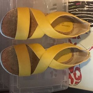 Brand new Adrienne Vittadini Yellow sandals. 7.5